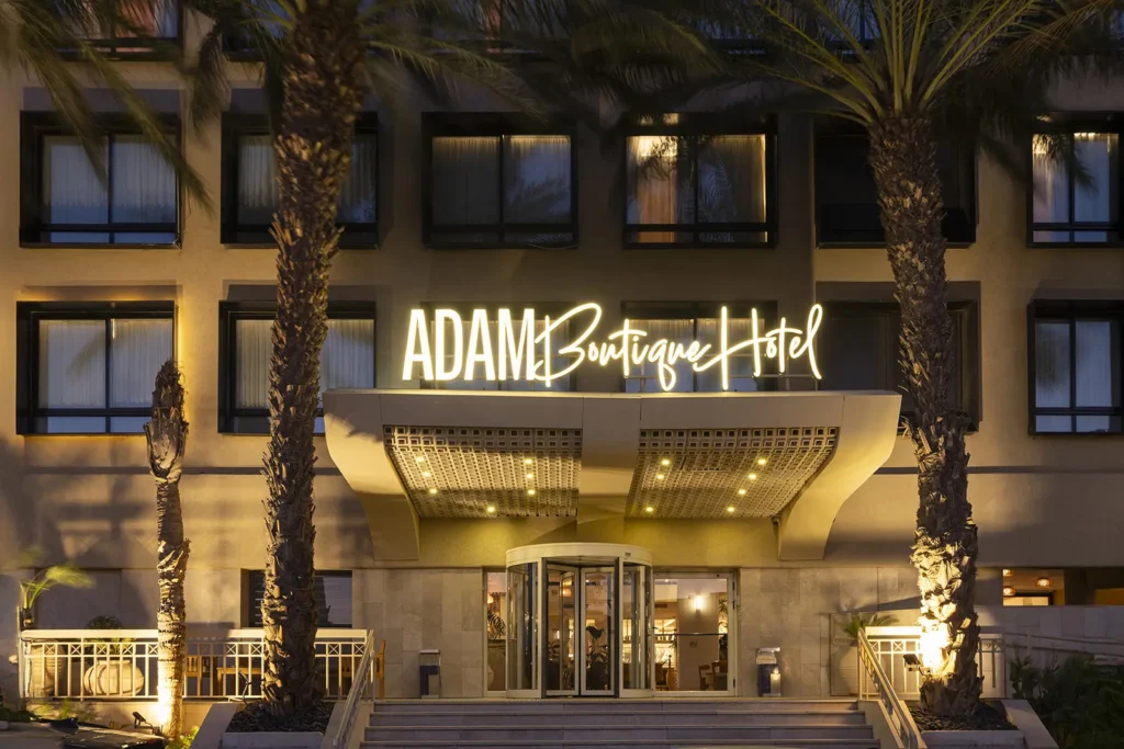 הכניסה למלון אדם בוטיק אילת